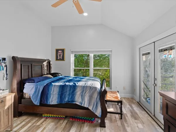 $2,300 | 15932 Seahorse Drive, Unit 272, Houston, TX 77062