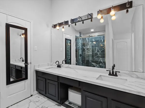 $2,300 | 15932 Seahorse Drive, Unit 272, Houston, TX 77062