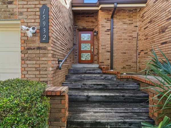 $2,300 | 15932 Seahorse Drive, Unit 272, Houston, TX 77062