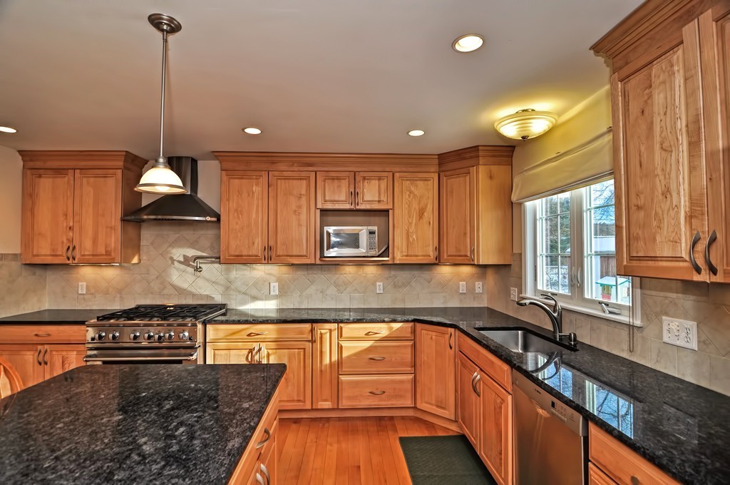 40 Sylvester Road Natick, MA 01760 - Photo 4 of 30 Gallery Image 4