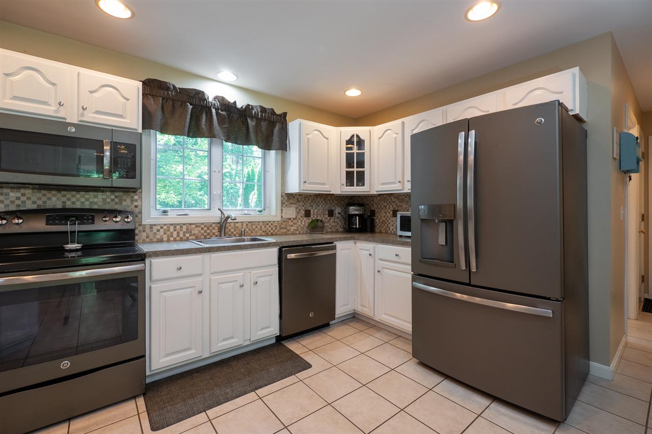 1 Fox Run Road Nottingham, NH 03290 - Photo 13 of 40