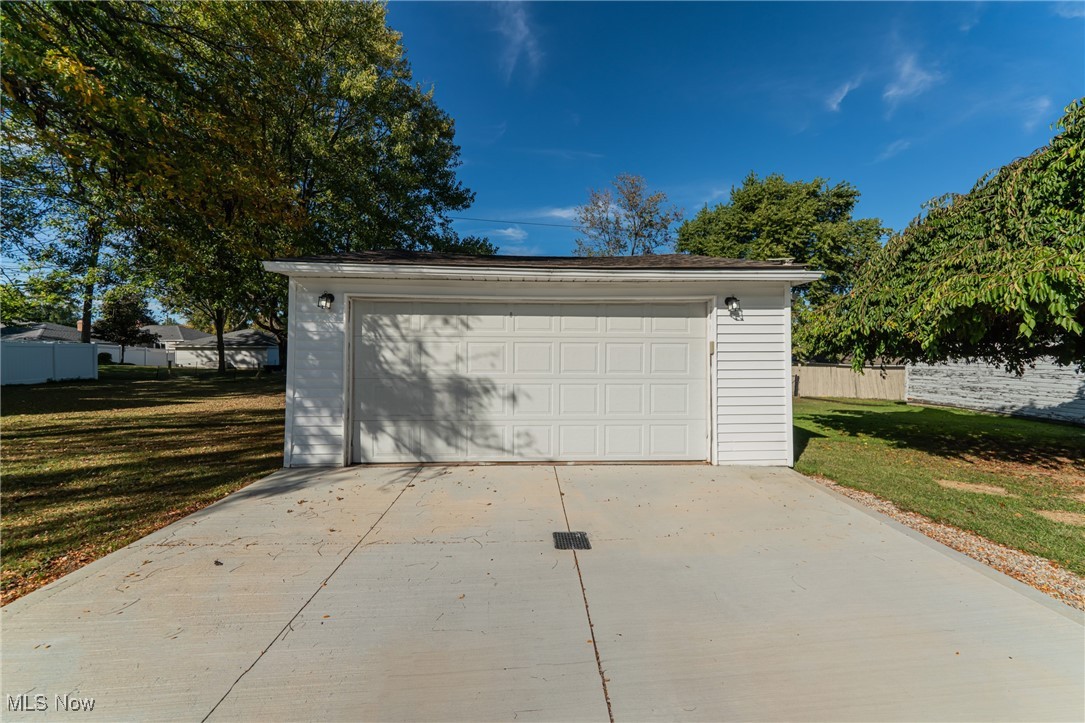 3200 Dentzler Road Parma, OH 44134 - Photo 30 of 32 View of detached garage