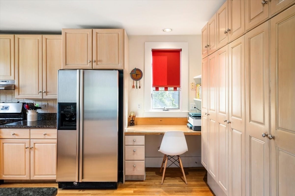 12 Barnes Road, Unit 2 Newton, MA 02458 - Photo 8 of 41 Gallery Image 8