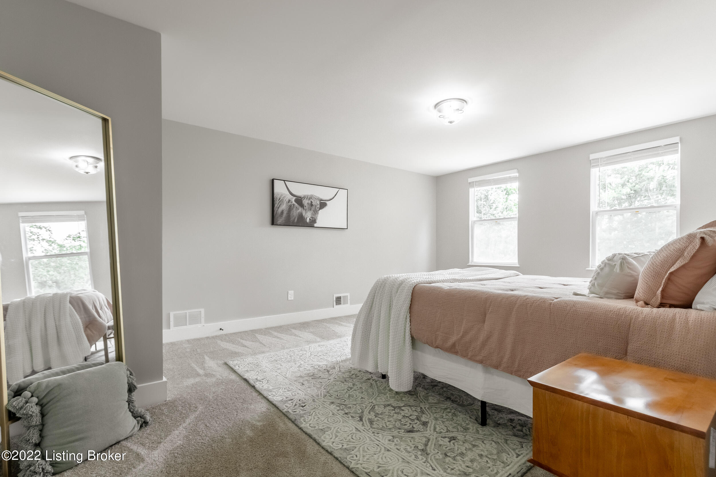 4204 Dover Road Louisville, KY 40216 - Photo 41 of 59 Large 2nd floor bedroom...