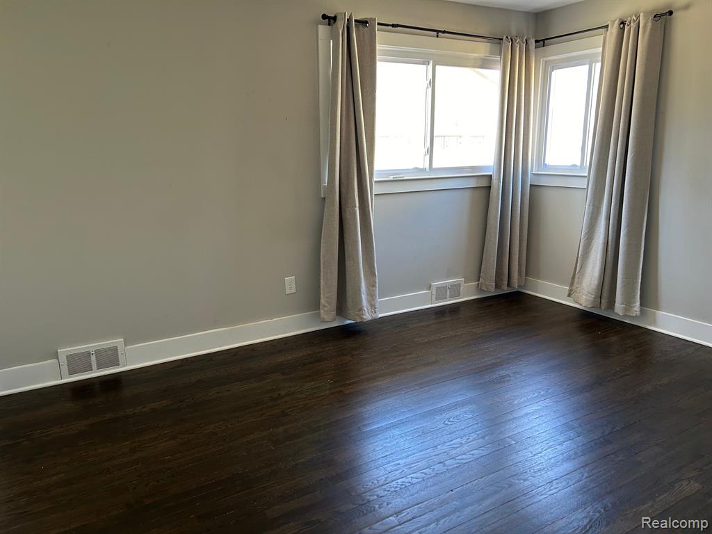 50110 Cedargrove Road Utica, MI 48317 - Photo 16 of 24