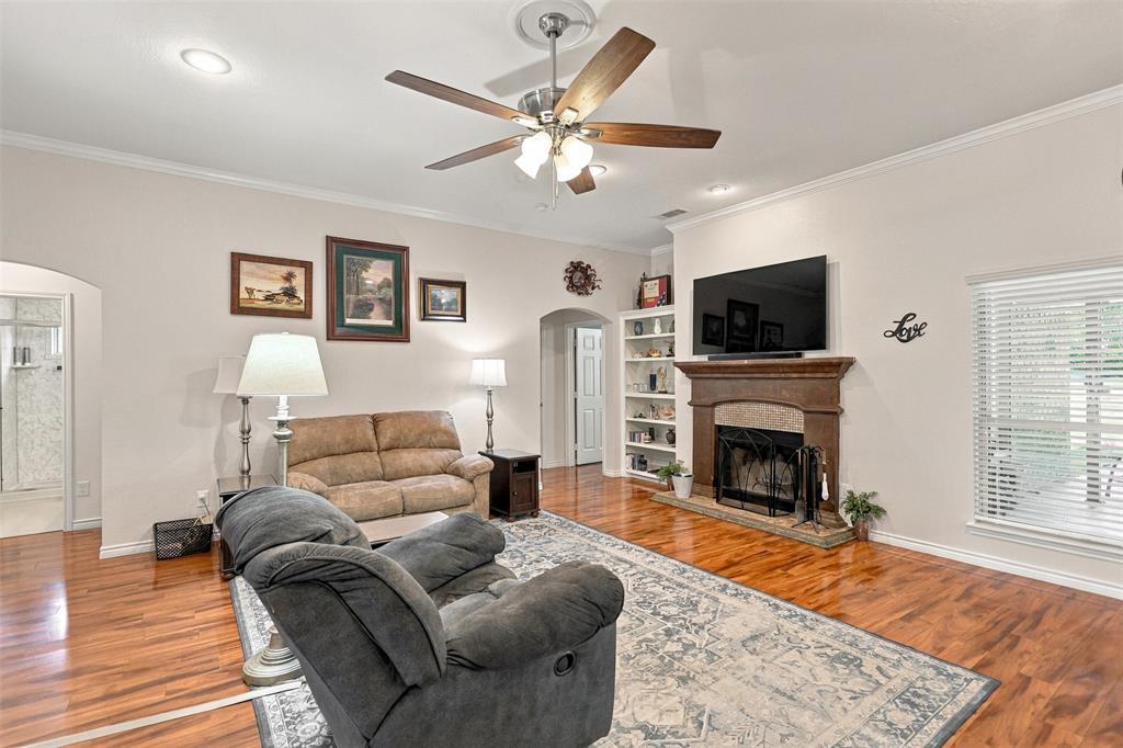 156 Creekwood Ranch Road Azle, TX 76020 - Photo 8 of 33 Gallery Image 8