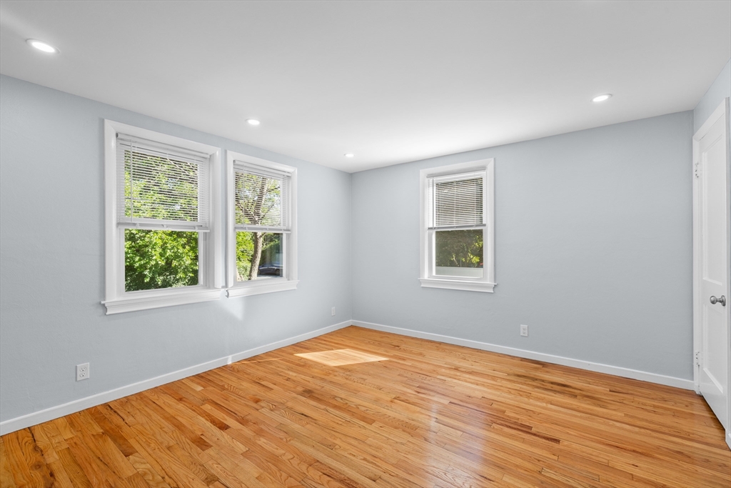 73 Bay State Road Quincy, MA 02171 - Photo 4 of 17 Gallery Image 4