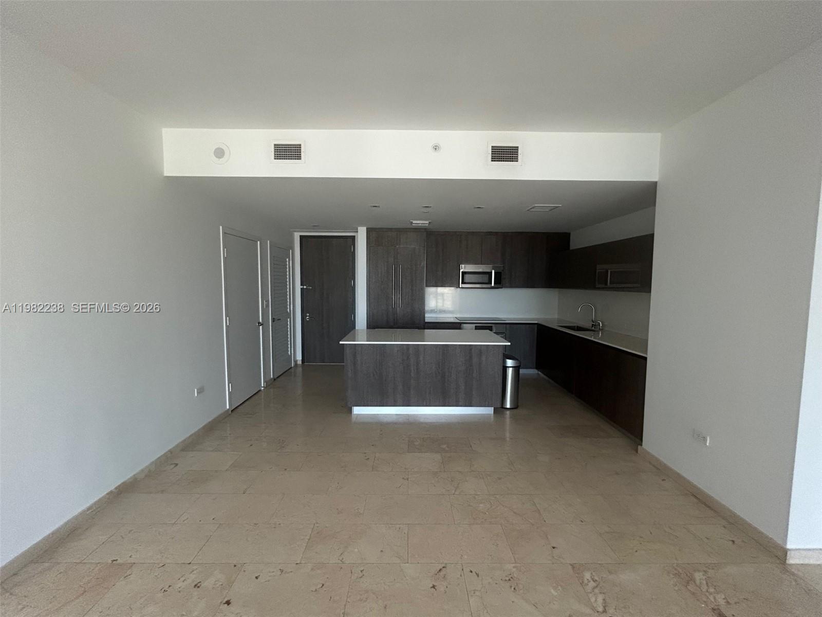 88 Southwest 7th Street, Unit 3307 Miami, FL 33130 - Photo 3 of 13