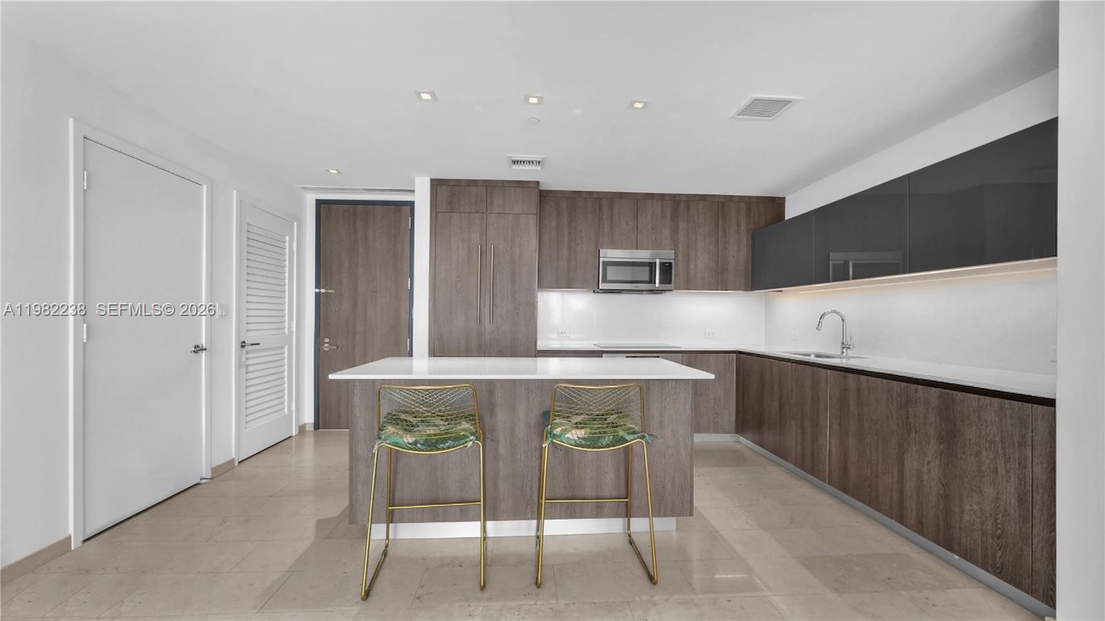 88 Southwest 7th Street, Unit 3307 Miami, FL 33130 - Photo 3 of 20