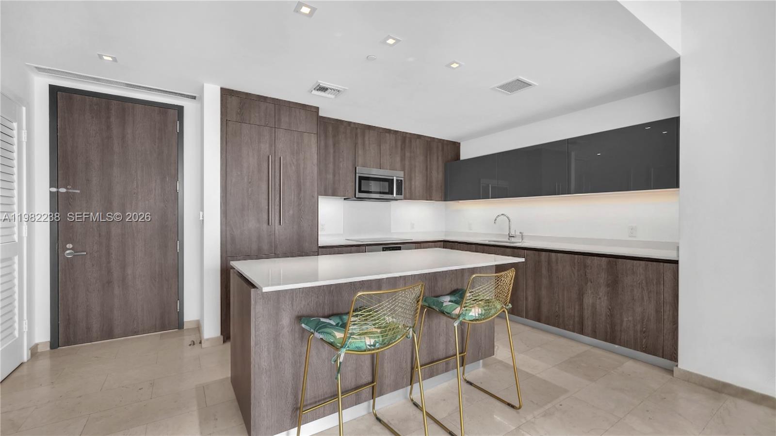 88 Southwest 7th Street, Unit 3307 Miami, FL 33130 - Photo 4 of 20
