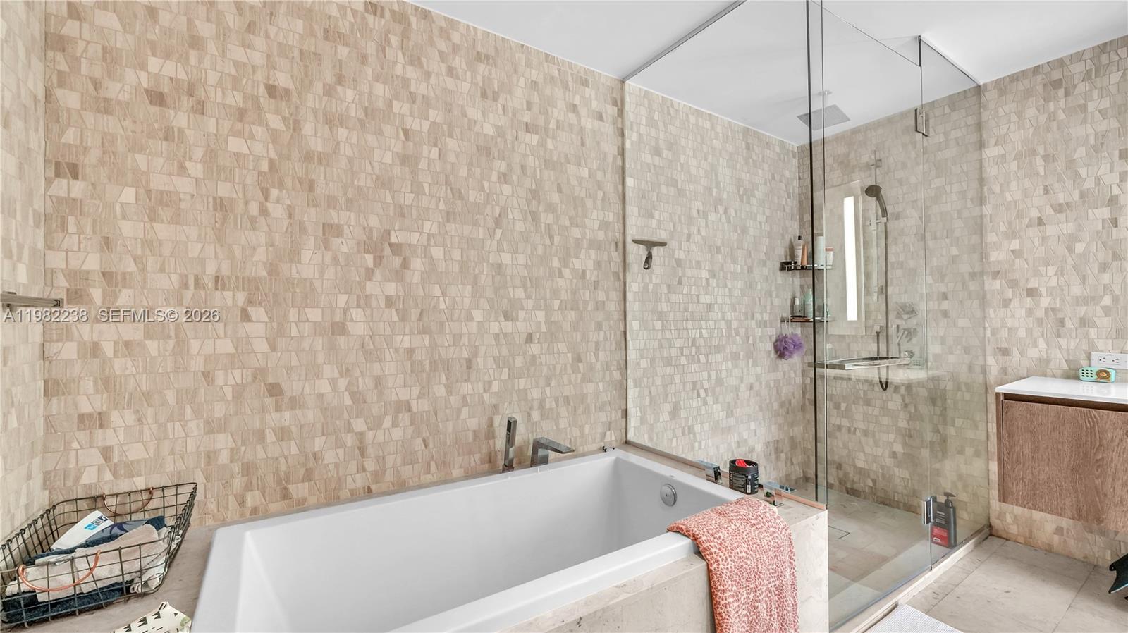 88 Southwest 7th Street, Unit 3307 Miami, FL 33130 - Photo 8 of 20