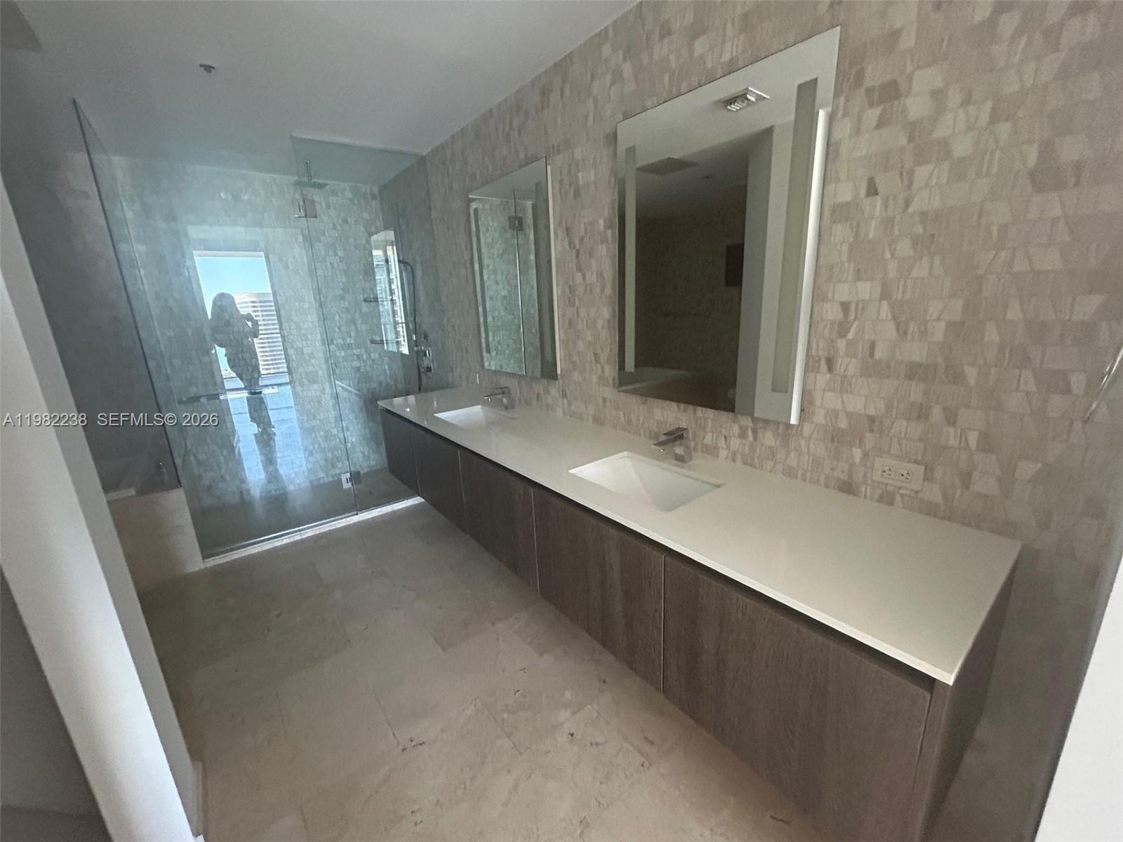 88 Southwest 7th Street, Unit 3307 Miami, FL 33130 - Photo 9 of 13