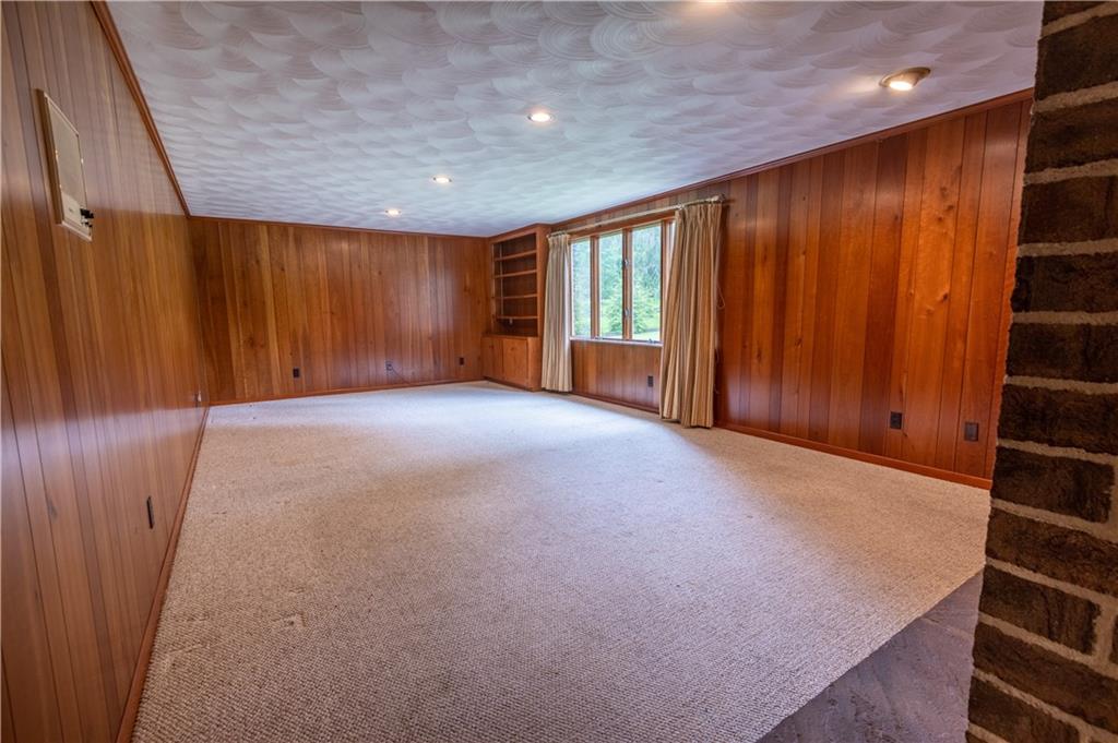 650 Clover Hill Road Somerset, PA 15501 - Photo 4 of 25 Gallery Image 4