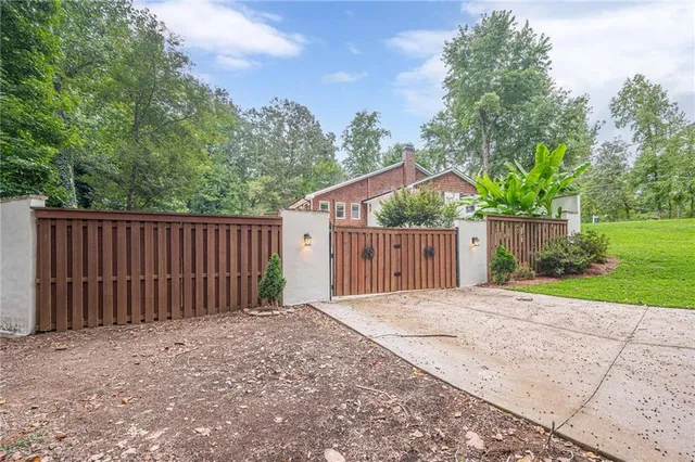 $1,095,000 | 2697 South Cherokee Lane, Woodstock, GA 30188