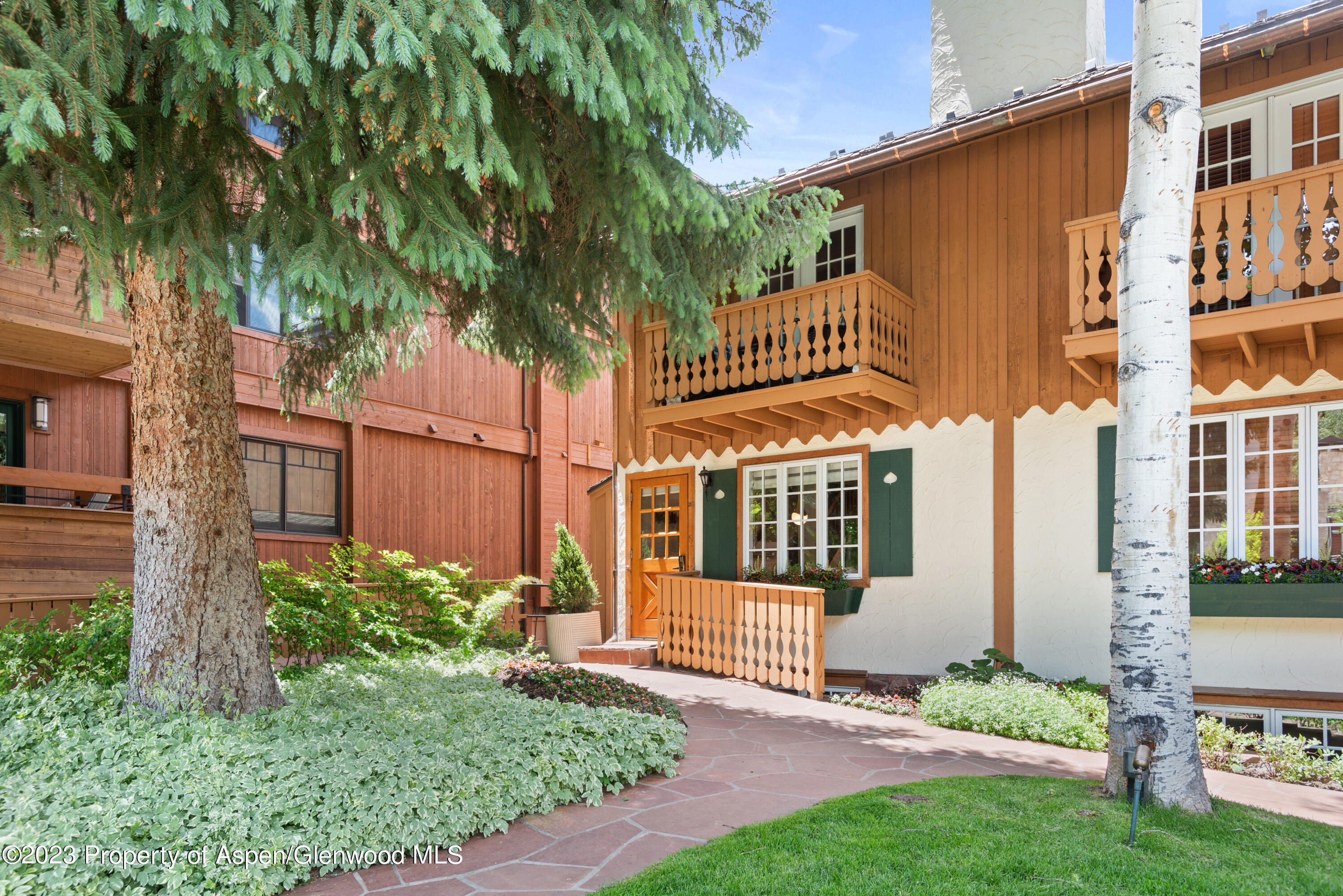 711 South Galena Street, Unit 20D Aspen, CO 81611 - Photo 23 of 26 front view of a house with a yard
