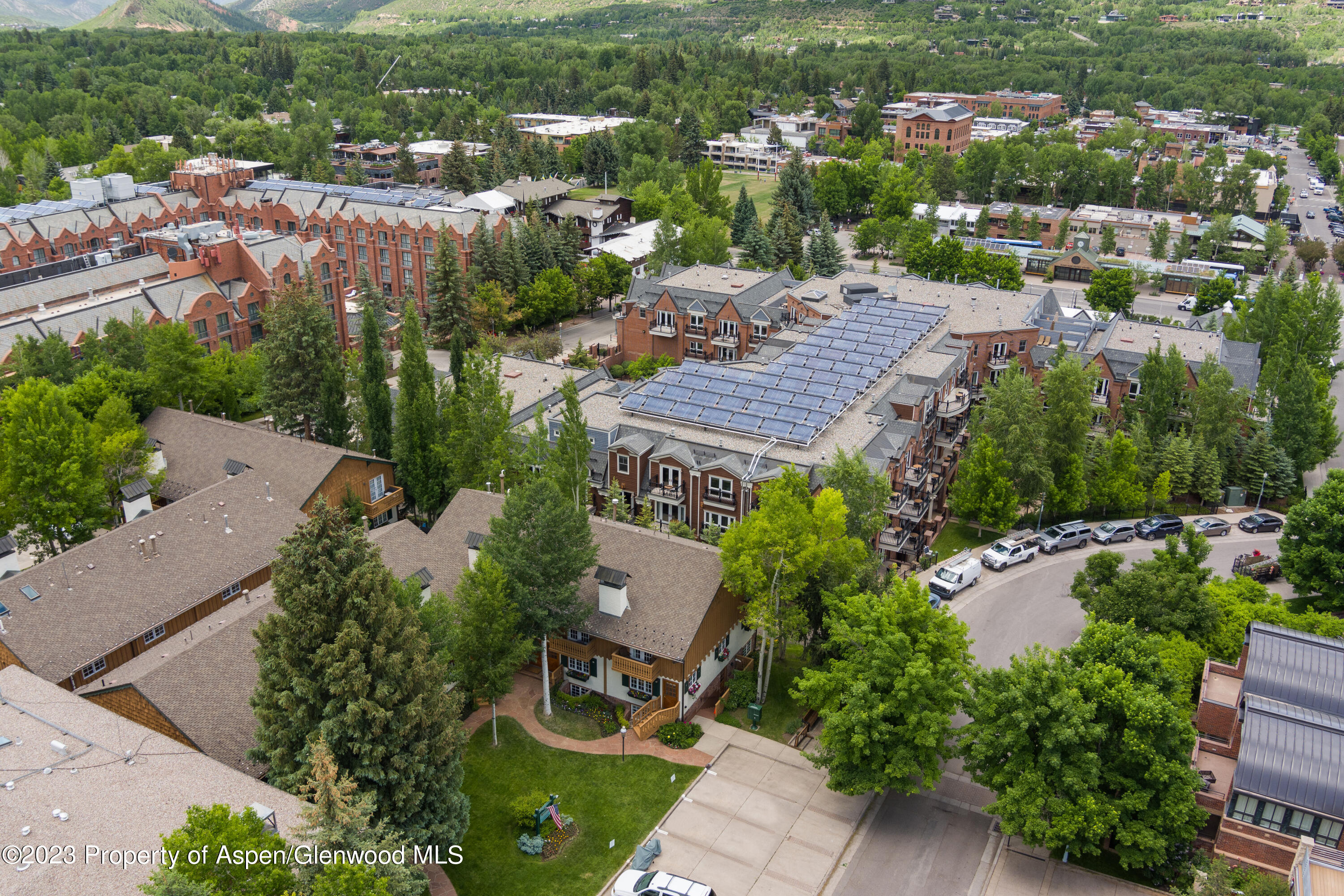 711 South Galena Street, Unit 20D Aspen, CO 81611 - Photo 25 of 26 an aerial view of multiple house