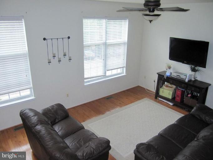 6342 Wind Rider Way Columbia, MD 21045 - Photo 9 of 15 living room
