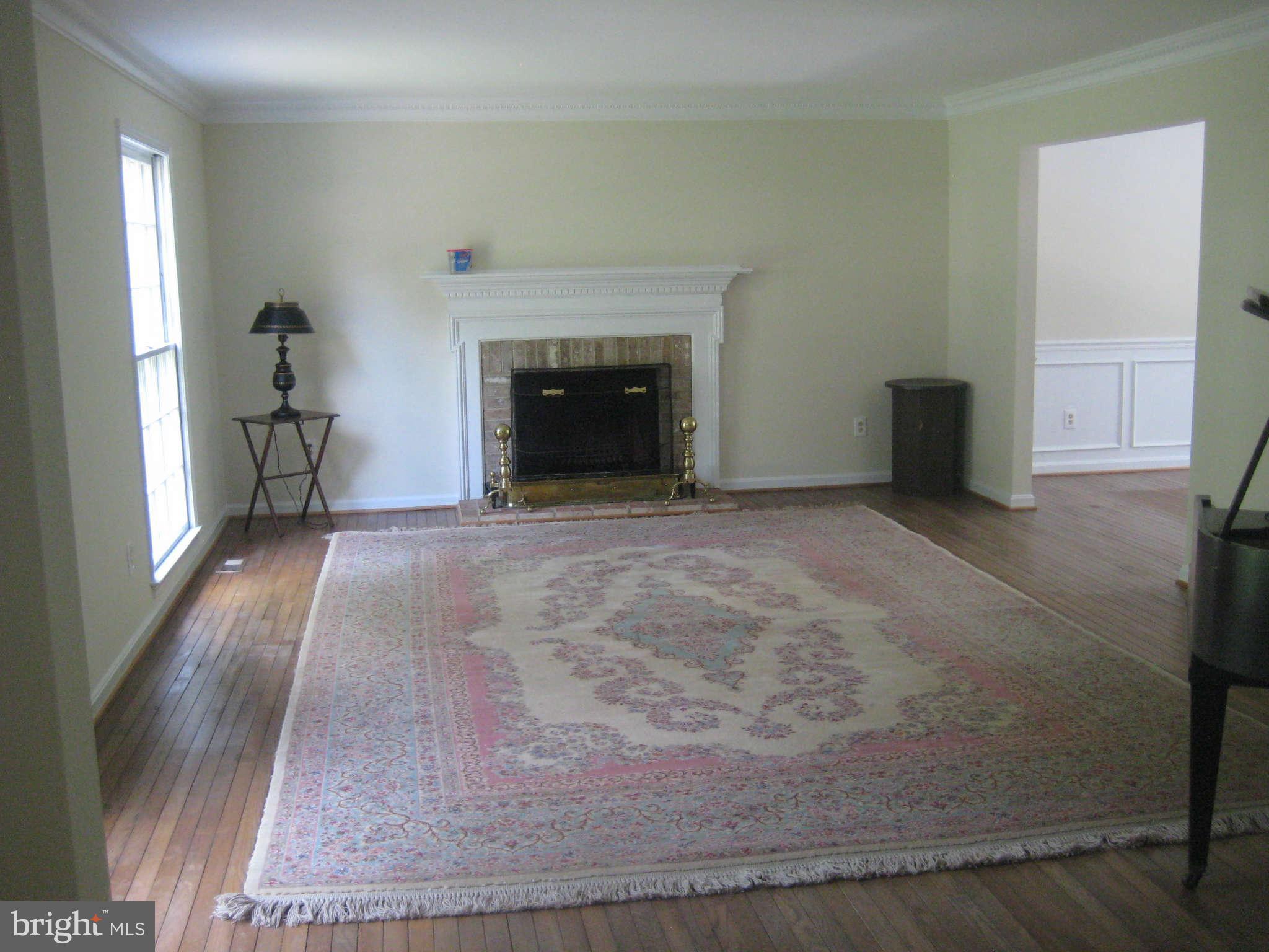 904 Ridge Drive McLean, VA 22101 - Photo 6 of 8 Living Room