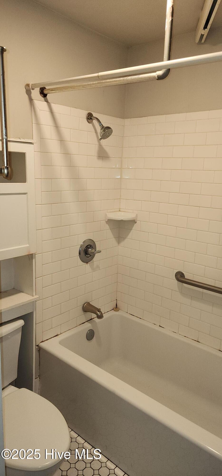 1007 Chestnut Street Wilmington, NC 28401 - Photo 10 of 16 20250904_172652