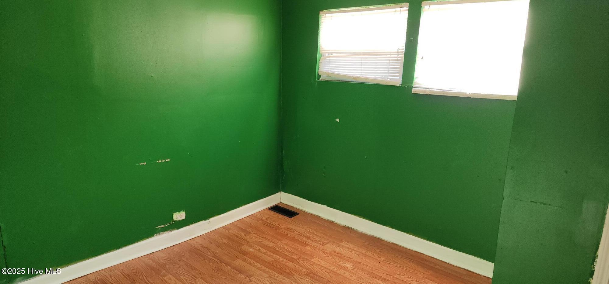 1007 Chestnut Street Wilmington, NC 28401 - Photo 9 of 16 20250904_172548