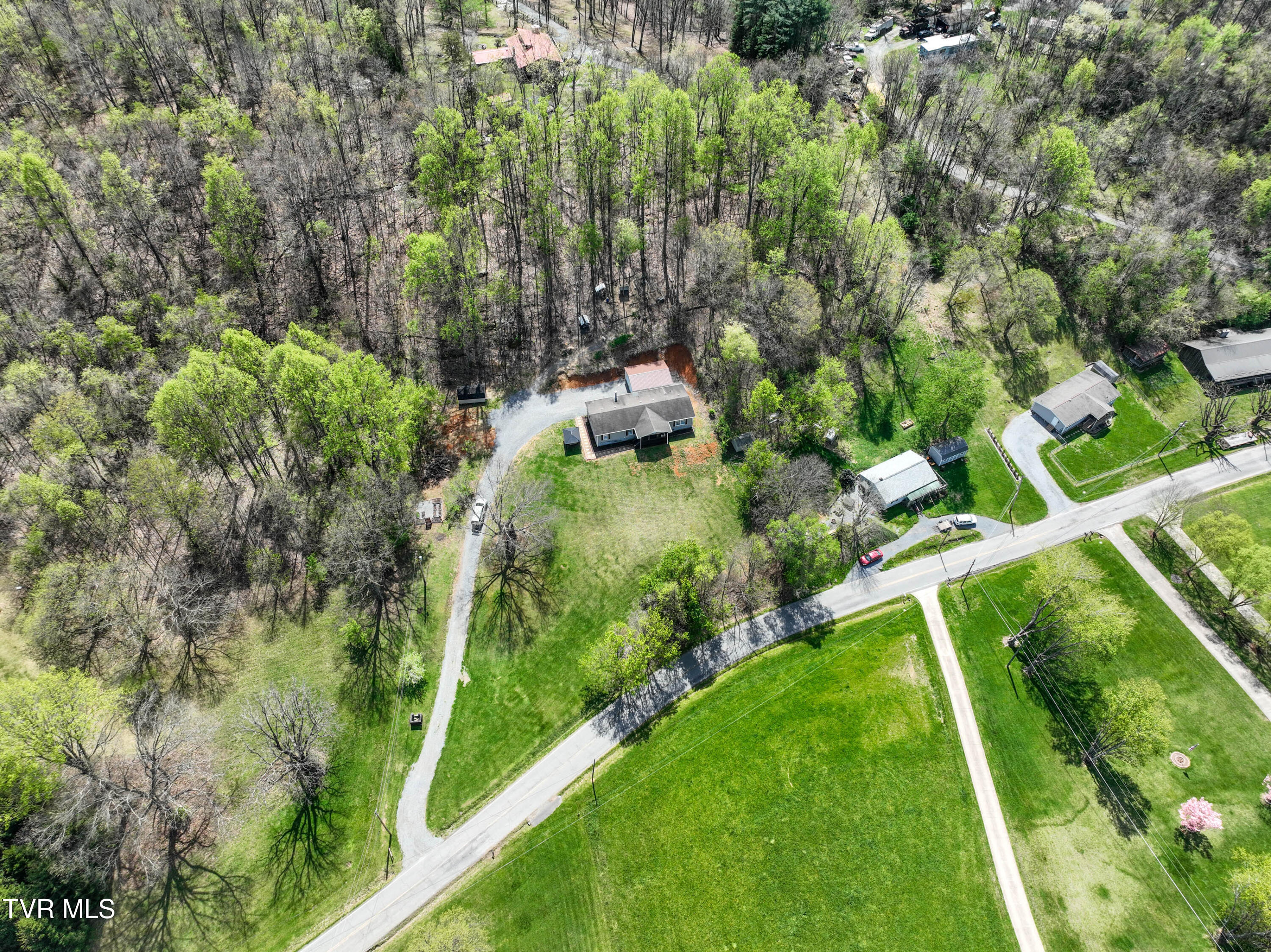 800 Chadwell Road Kingsport, TN 37660 - Photo 50 of 58 800 Chadwell Rd Drone MARIA-20