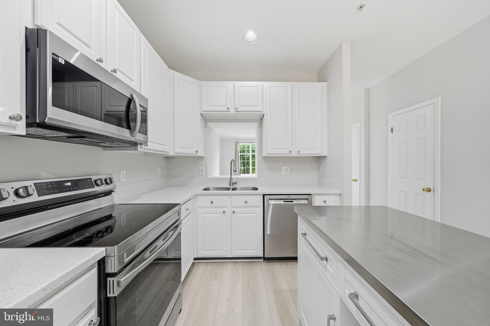 6373 Wind Rider Way Columbia, MD 21045 - Photo 12 of 39 Kitchen