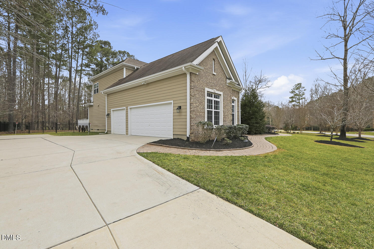 2205 Wood Cutter Court Raleigh, NC 27606 - Photo 10 of 74 083