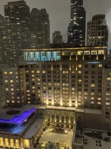 $2,000 | 777 North Michigan Avenue, Unit 2405, Chicago, IL 60611