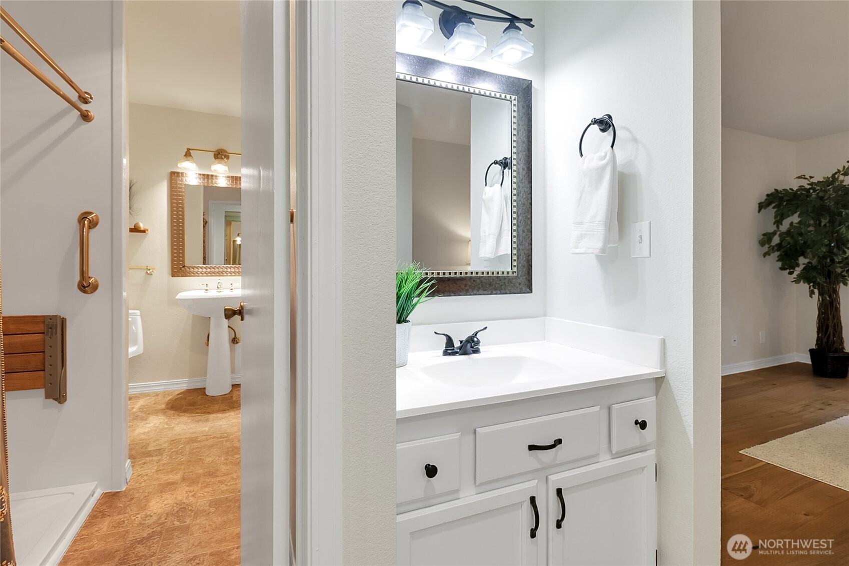 2746 60th Avenue Southwest, Unit 2 Seattle, WA 98116 - Photo 17 of 20