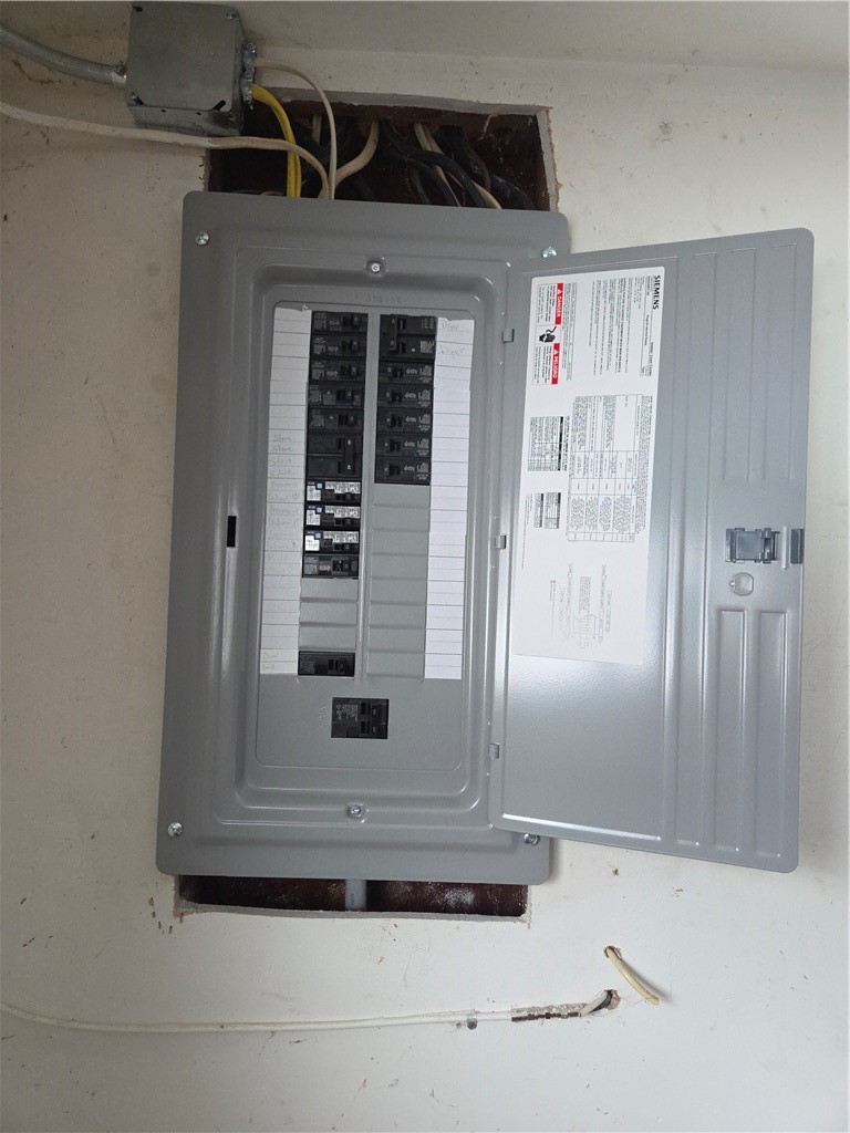 32 Longfellow Drive Coventry, RI 02816 - Photo 13 of 27