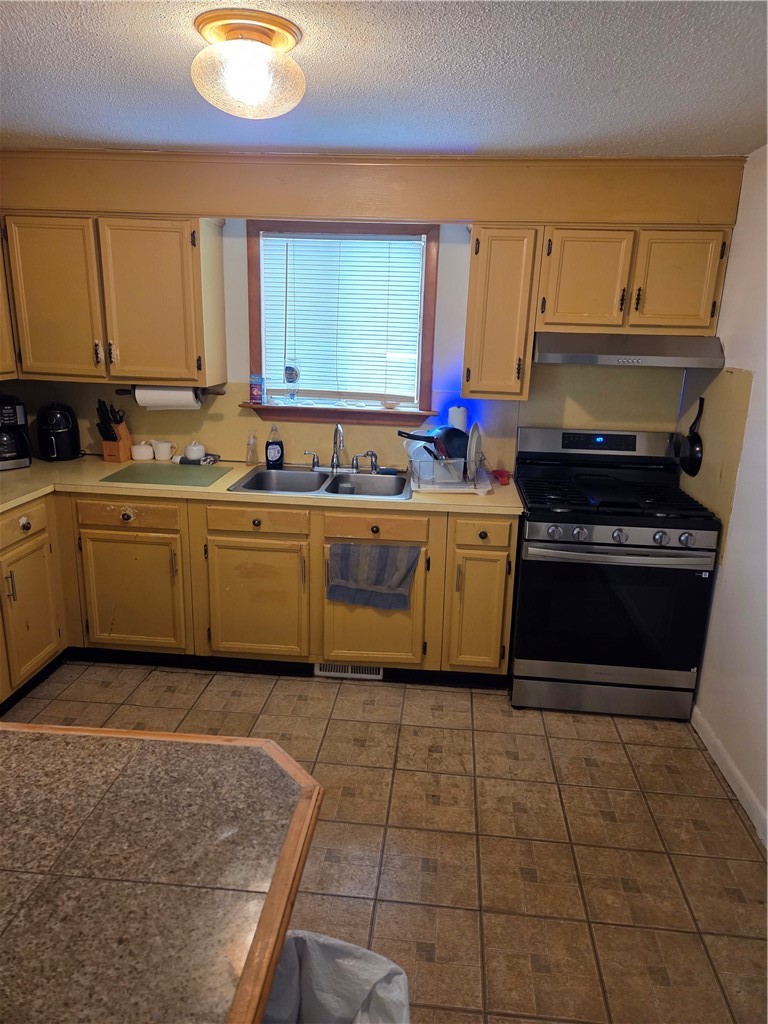 32 Longfellow Drive Coventry, RI 02816 - Photo 25 of 27