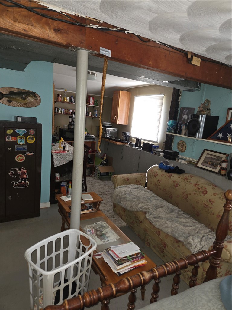 32 Longfellow Drive Coventry, RI 02816 - Photo 7 of 27