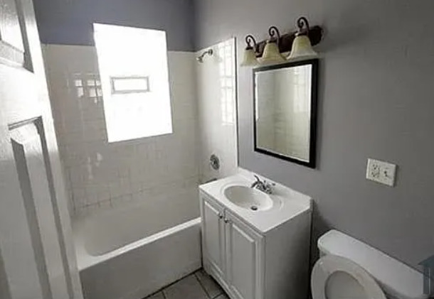 604 East Marquette Road, Unit 2 Chicago, IL 60637 - Photo 3 of 7