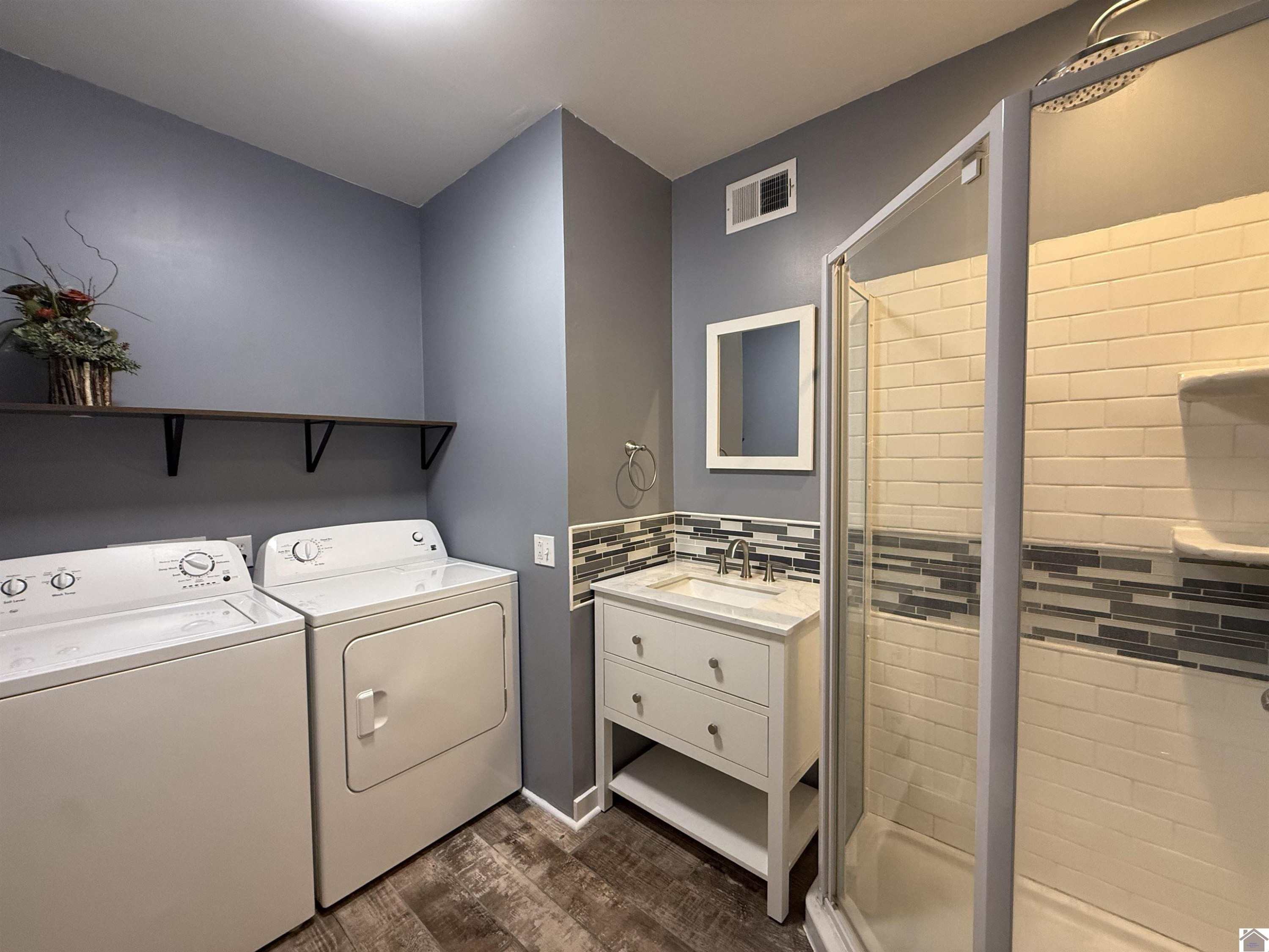307 3rd Street Hazel, KY 42049 - Photo 26 of 44 Full Hall Bath w/Laundry