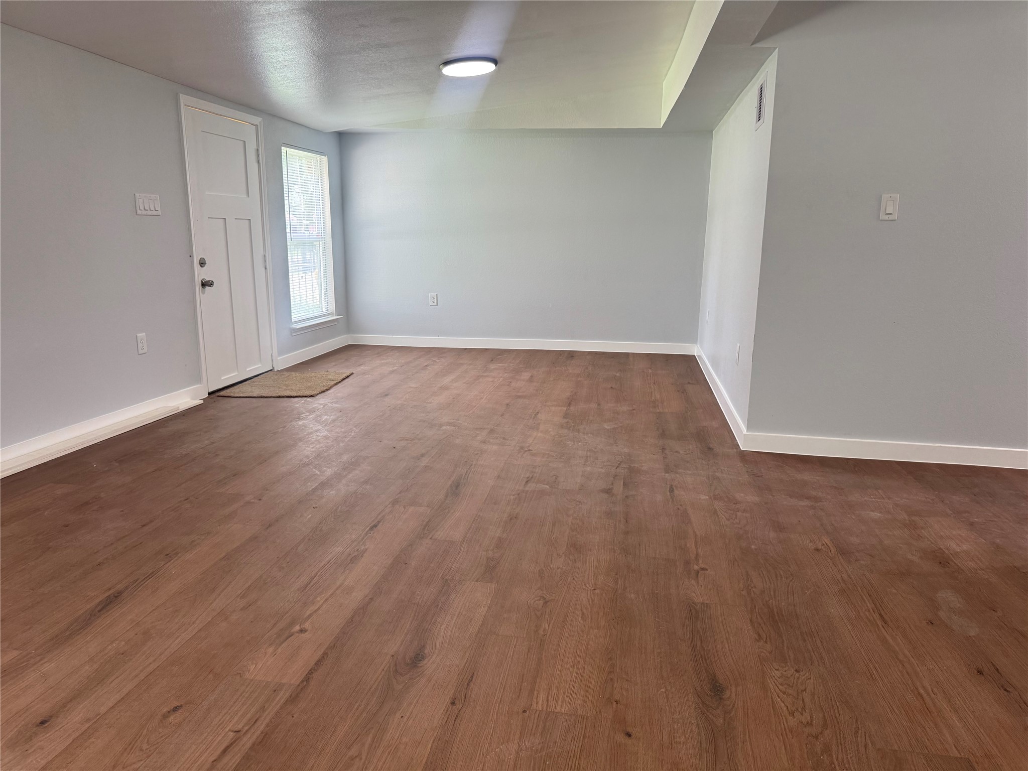 10437 Barnham Street Houston, TX 77016 - Photo 6 of 16