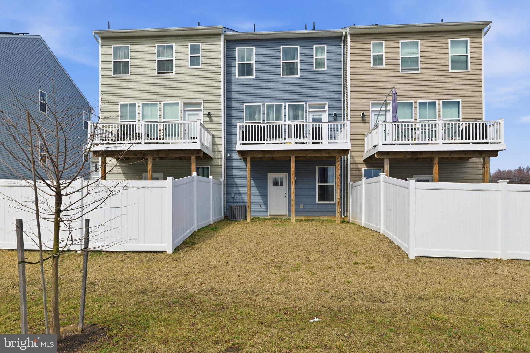 1403 Hudson View Road Essex, MD 21221 - Photo 3 of 46