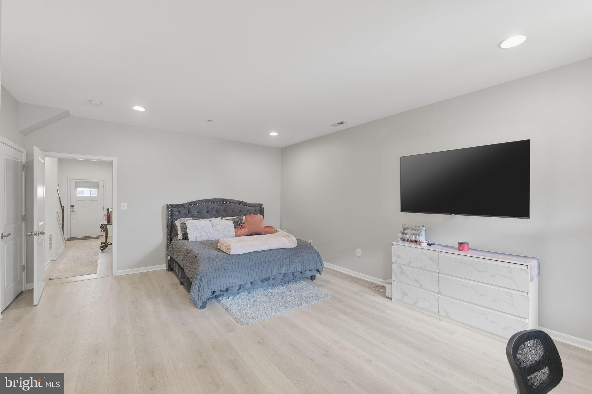 1403 Hudson View Road Essex, MD 21221 - Photo 8 of 46