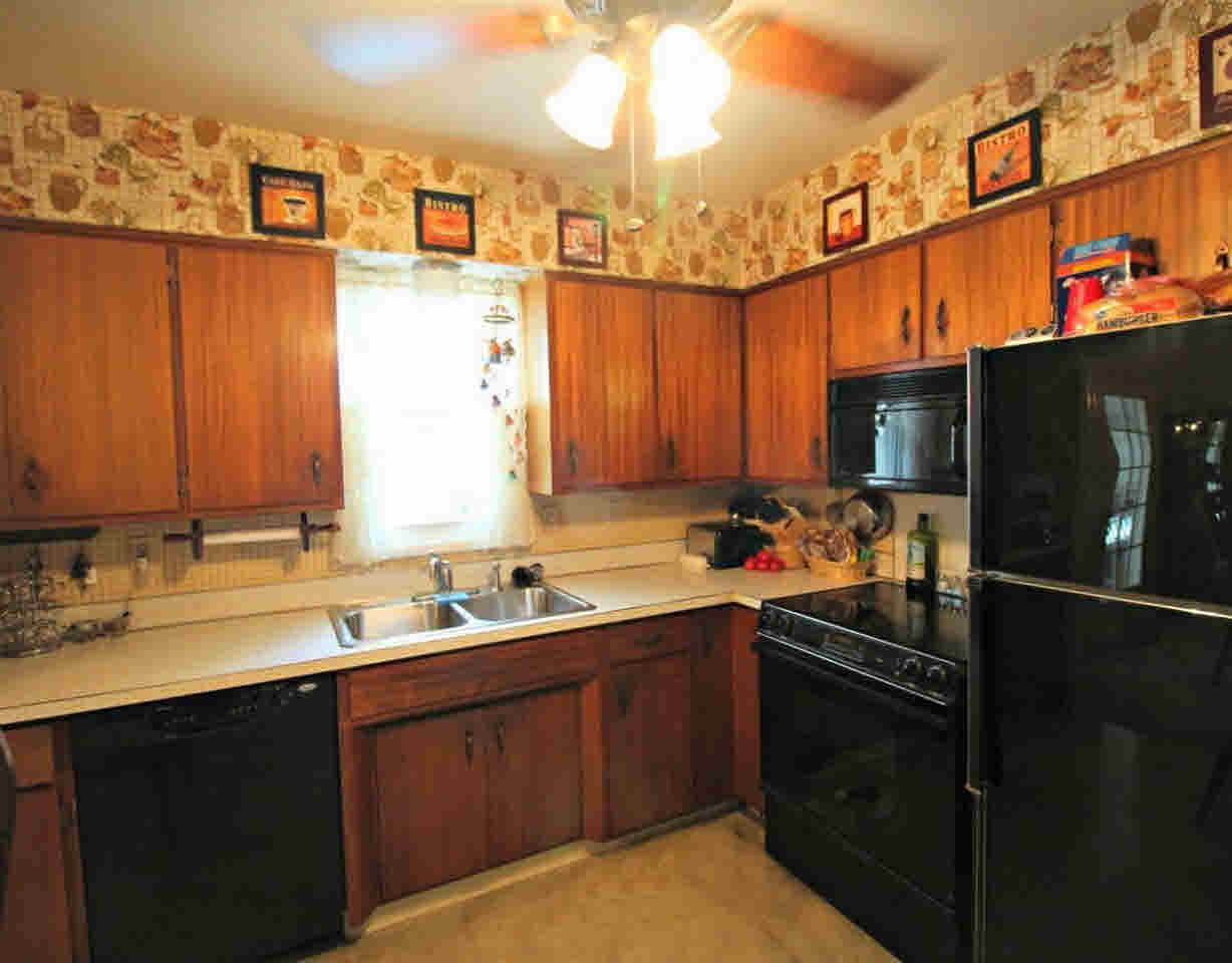 3413 Hammerberg Road Flint, MI 48507 - Photo 14 of 25 21293623-13.JPG