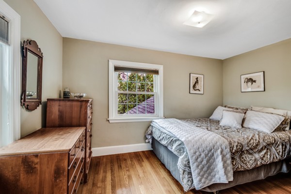 27 Hodge Road Arlington, MA 02474 - Photo 17 of 30 Gallery Image 17