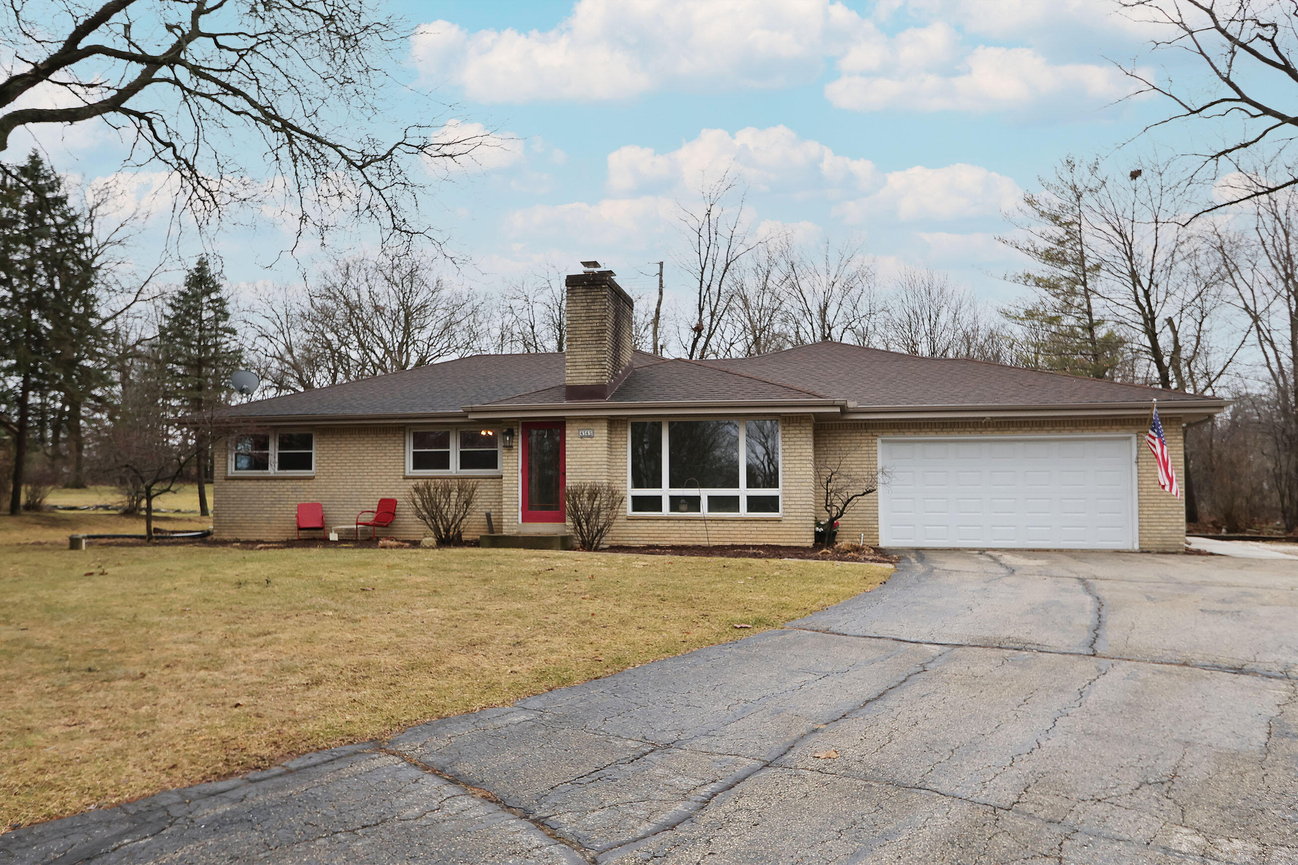 4565 Meadow View E 001