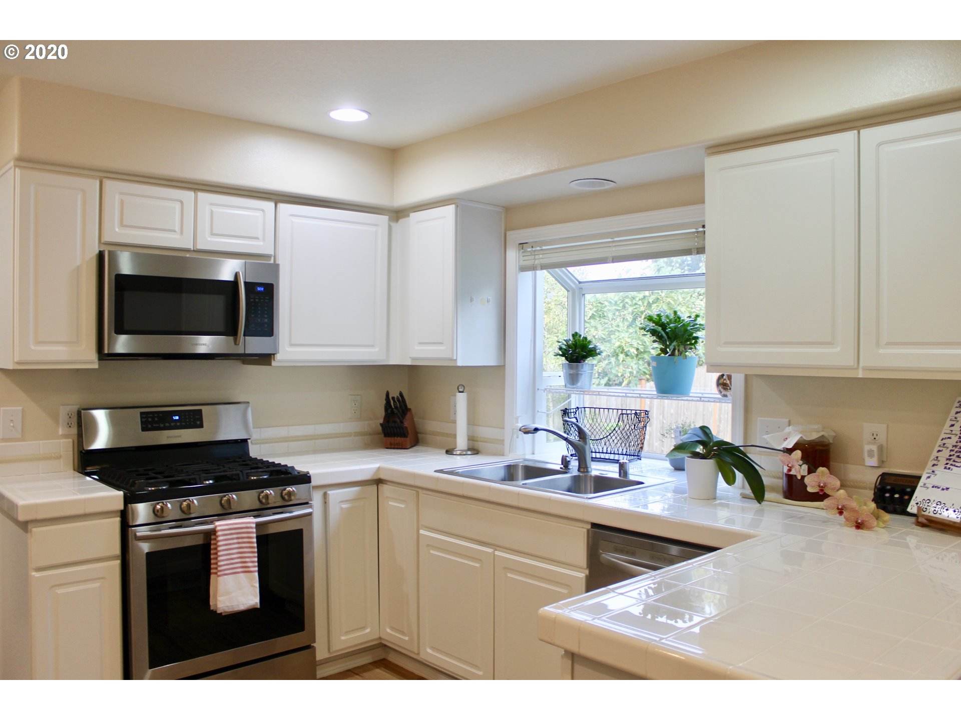 3542 Northwest Endicott Street Camas, WA 98607 - Photo 3 of 22 Gallery Image 3
