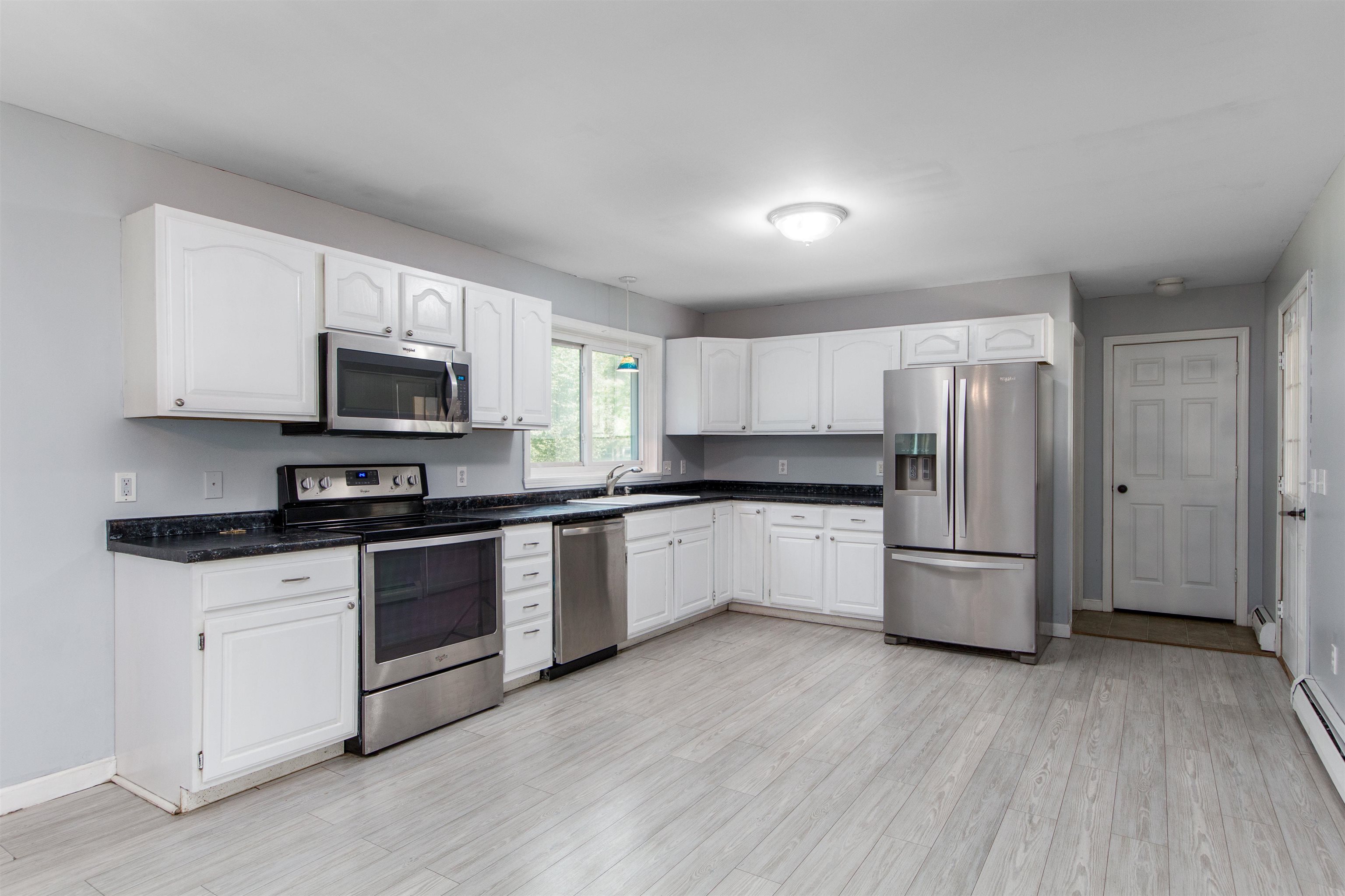 82 Hobbs Road Milton, VT 05468 - Photo 4 of 27 Gallery Image 4