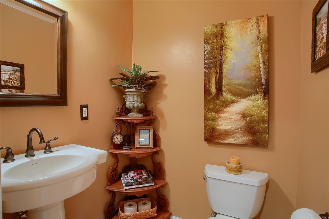 501 Whims Lane Rochester, MI 48306 - Photo 15 of 30 Powder Room