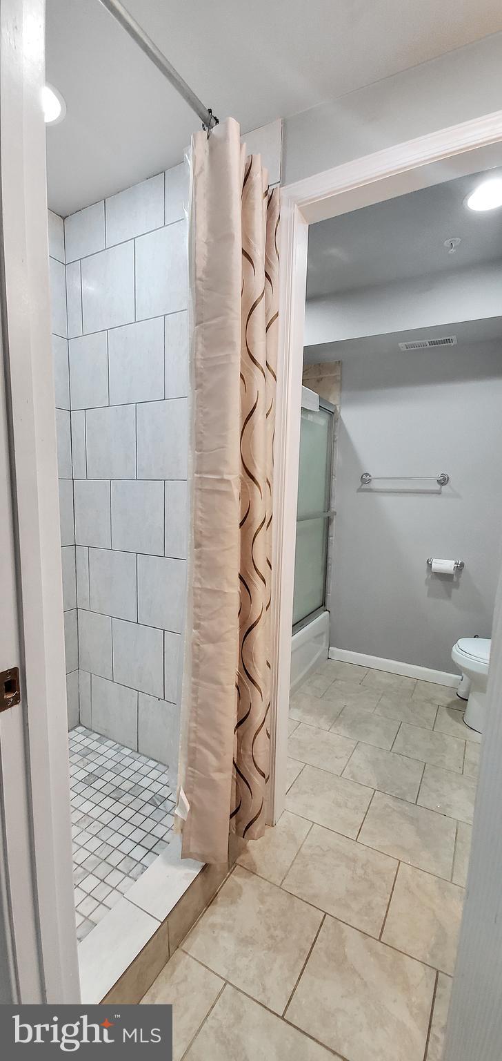 1315 R Street Northwest, Unit B Washington, DC 20009 - Photo 24 of 27 Bathroom #2