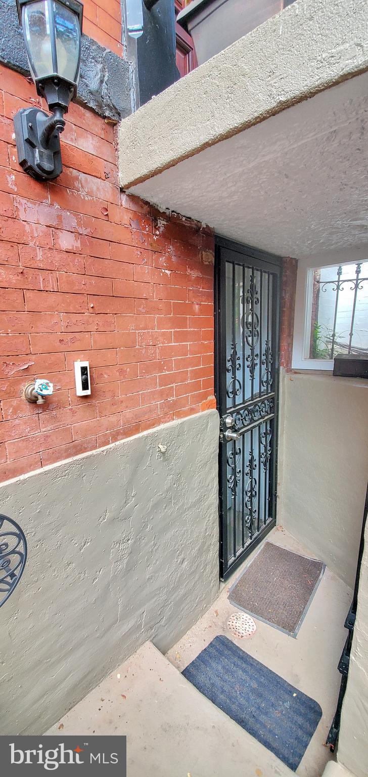 1315 R Street Northwest, Unit B Washington, DC 20009 - Photo 4 of 27 Front Entrance