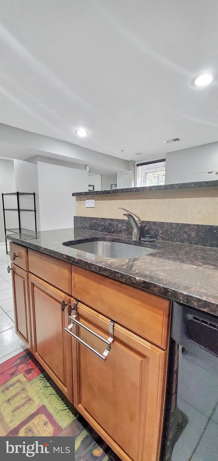 1315 R Street Northwest, Unit B Washington, DC 20009 - Photo 8 of 27 Kitchen