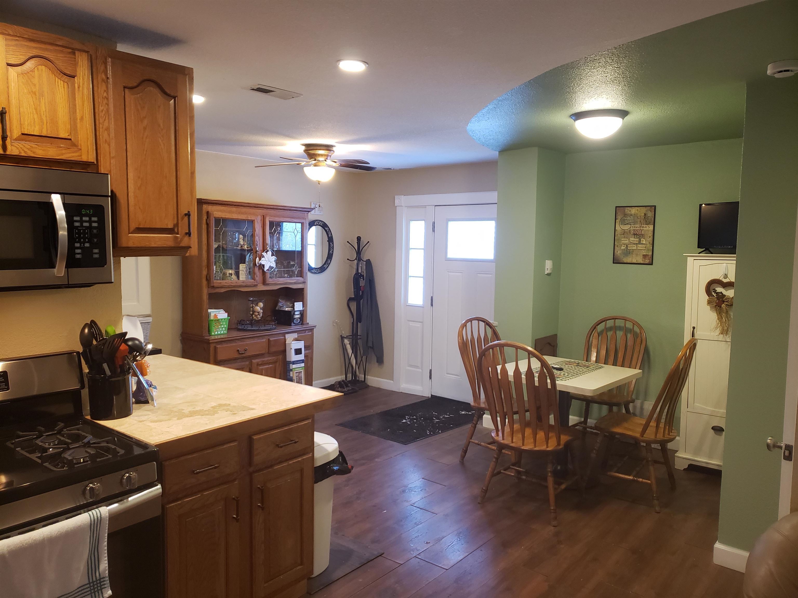 7112 Elevator Road Roscoe, IL 61073 - Photo 16 of 33 Gallery Image 16