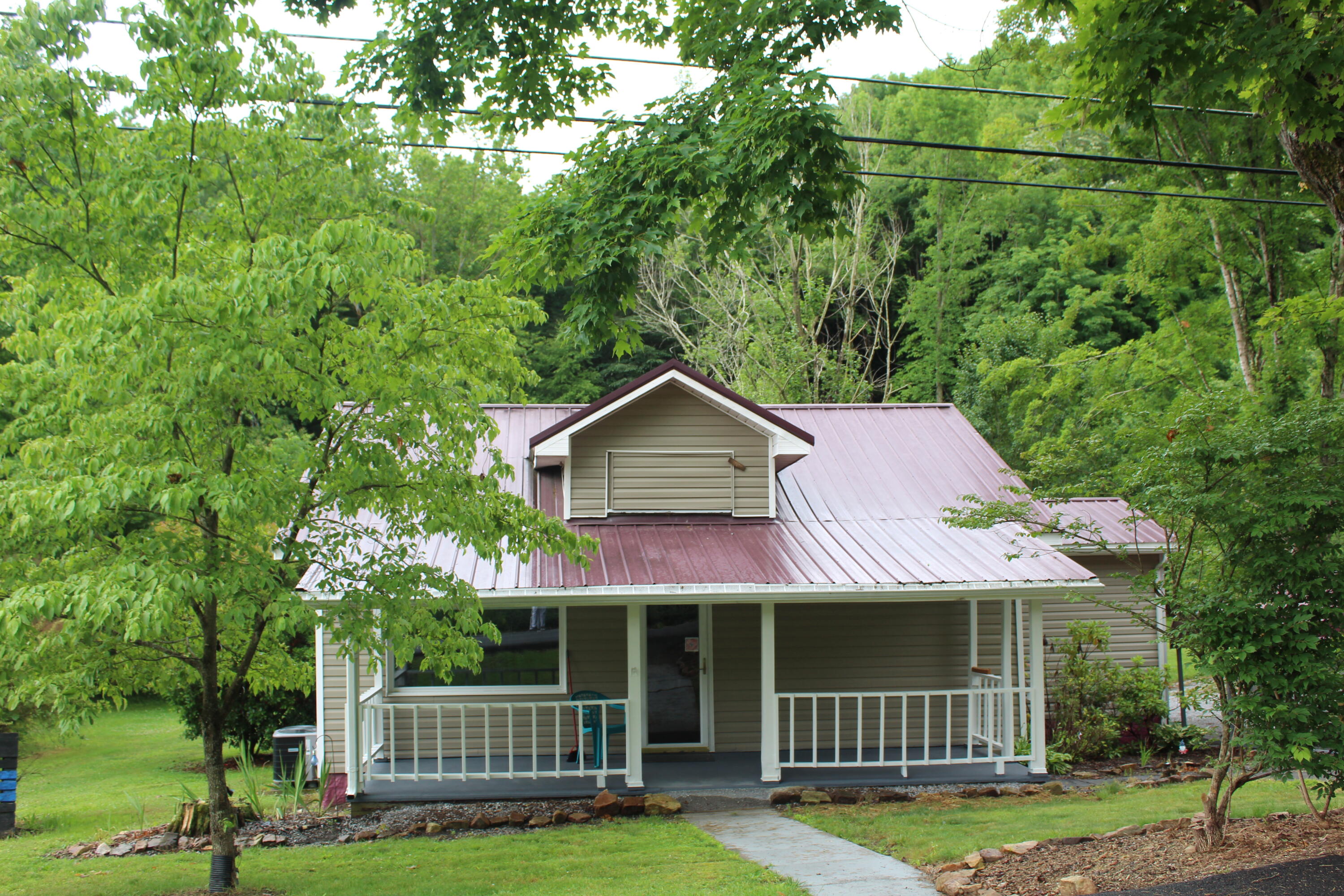 339 Left Poor Valley Road Pennington Gap, VA 24277 - Photo 2 of 35 IMG_2931