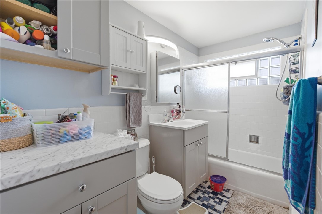 44 Warwick Road Pawtucket, RI 02861 - Photo 18 of 50