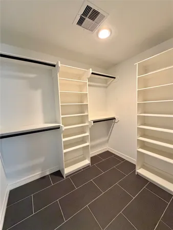 $1,400 | 1932 North Avenue H, Freeport, TX 77541